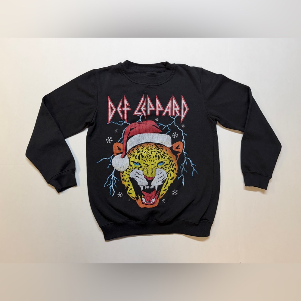 Def‎ Leppard Men’s Medium Black Graphic Leopard Christmas Lightning Sweatshirt